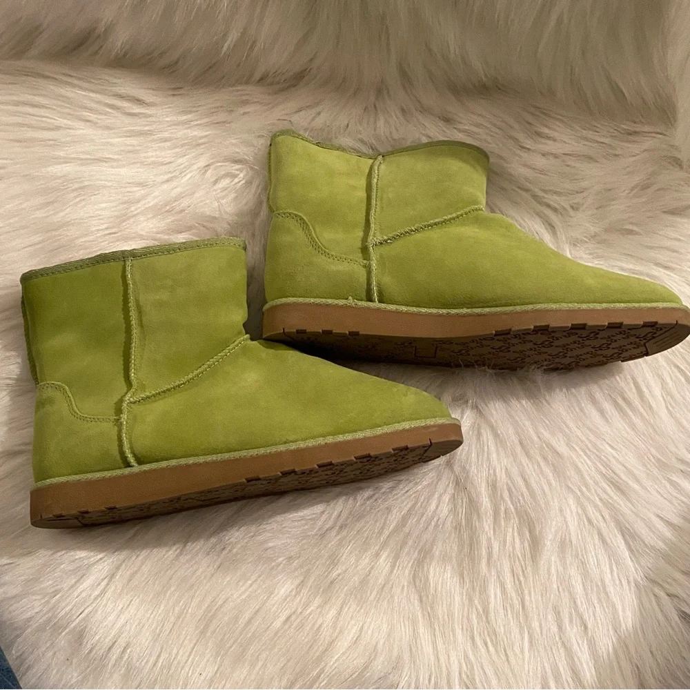 So Ankle‎ Boots Women’s Size 9 Med Leather Faux Fur Green Slip On Booties